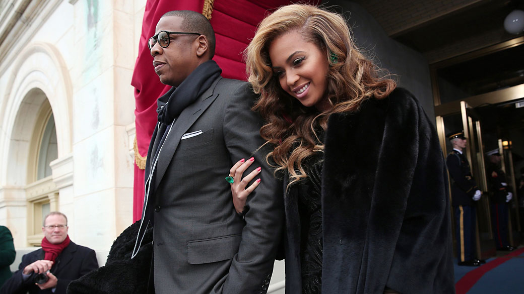 A cantora Beyoncé e seu marido, o rapper Jay-Z chegam para cerimônia de posse de Barack Obama, em Washington