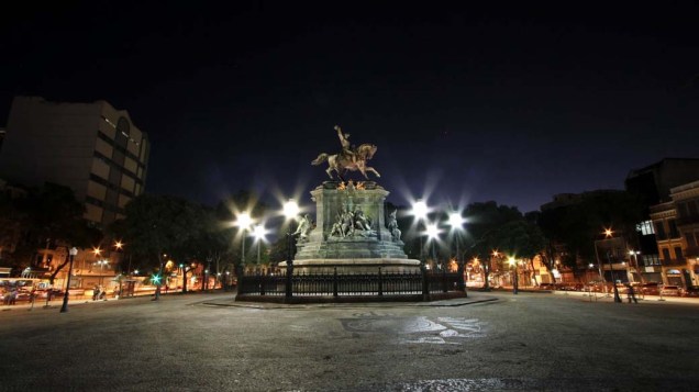 O histórico monumento em homenagem à Dom Pedro I, na Praça Tiradentes, Rio de Janeiro