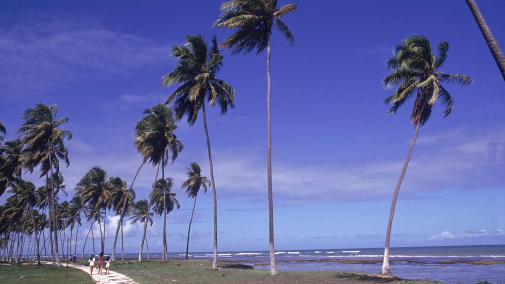 Praia na cidade de Camaçari, Bahia