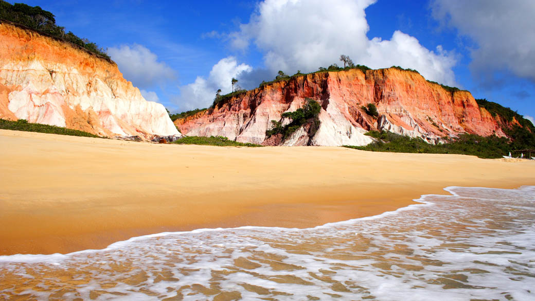 Praia do Taípe, no povoado de Trancoso em Porto Seguro, Bahia