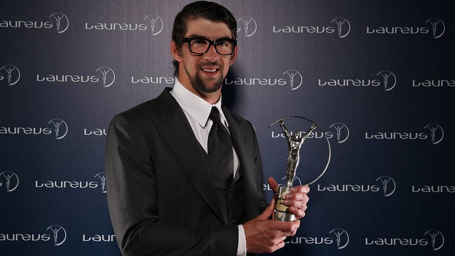 Michael Phelps é homenageado com prêmio especial pelo Laureus