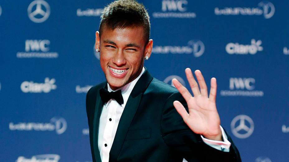 Neymar chega para a cerimônia de gala do Prêmio Laureus, o "Oscar do Esporte", realizada nesta segunda-feira (11), às 19h, no Theatro Municipal, no Rio de Janeiro