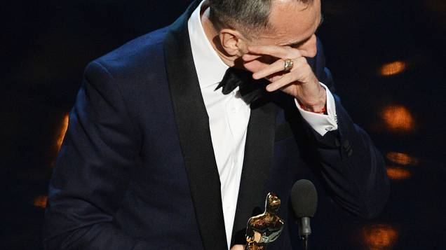 Daniel Day-Lewis ganhou o prêmio de melhor ator por "Lincoln" durante a cerimônia de entrega dos Oscar 2013