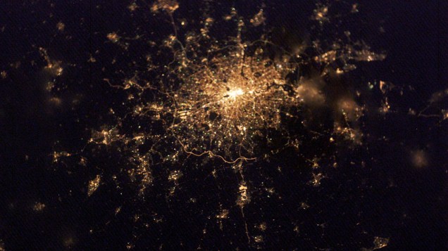 Luzes da cidade de Londres, Inglaterra capturadas pelos membros da Estação Espacial Internacional