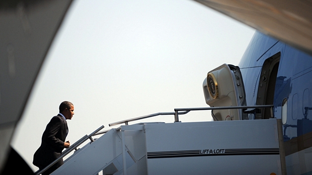 Presidente Barack Obama embarca no ‘Air Force One’, em Seatle