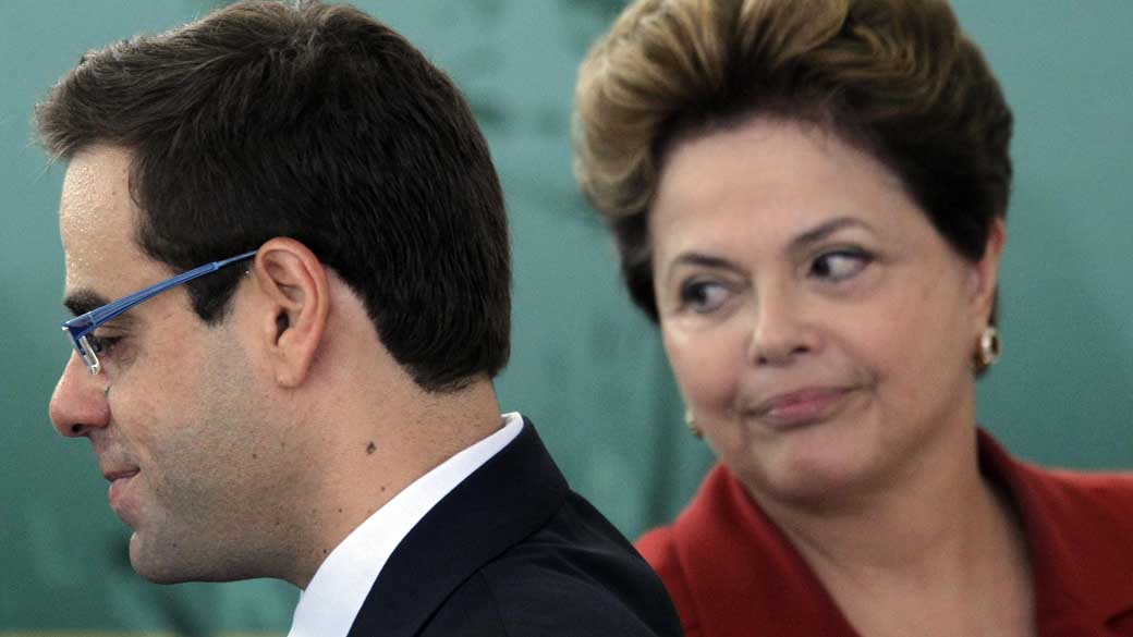 A presidente Dilma na posse do ministro do Trabalho Brizola Neto, em Brasília