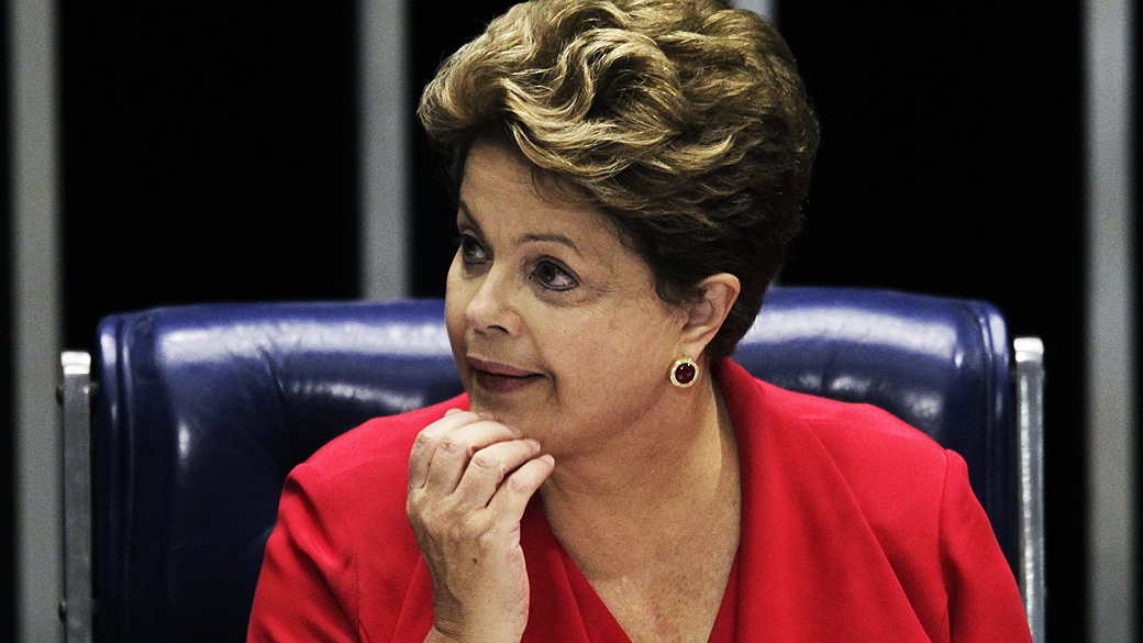 Em sessão solene do Congresso Nacional, a Comissão Parlamentar Mista de Inquérito da Violência contra a Mulher entrega o relatório final à presidente da República, Dilma Rousseff, e homenageia a Lei Maria da Penha