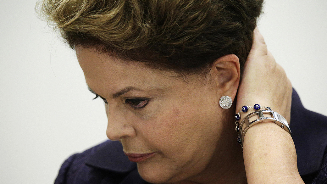 Editorial começa com "Pobre Dilma Rousseff" e faz dura crítica à presidente brasileira
