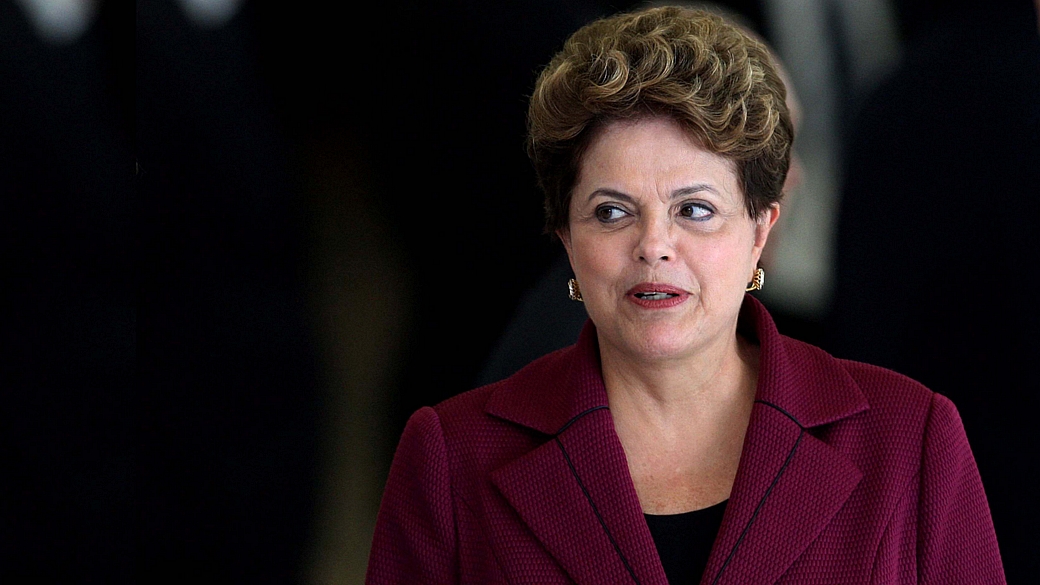 Presidente Dilma Rousseff durante cerimônia oficial de chegada do presidente da Ucrânia no Brasil