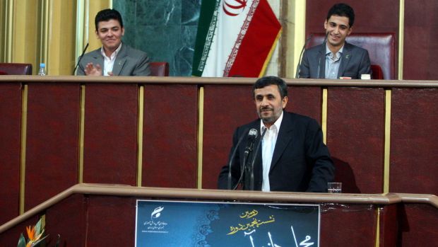 Comunidade internacional desconfia das intenções do programa nuclear do Irã, especialmente devido às provocações de seus líderes, como o presidente Mahmoud Ahmadinejad
