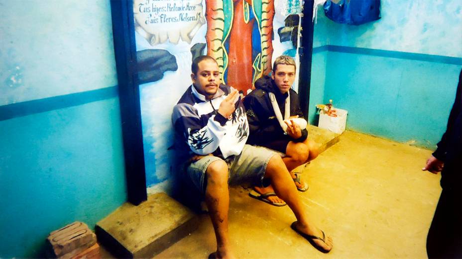 Tiago dos Santos Ferreira e Raphael Castilho de Araújo no Centro Penitenciário São Pedro, em Oruro