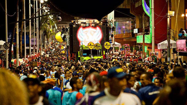  Festa de Carnaval no Circuito Barra-Ondina em Salvador, nesta quinta-feira (27) 