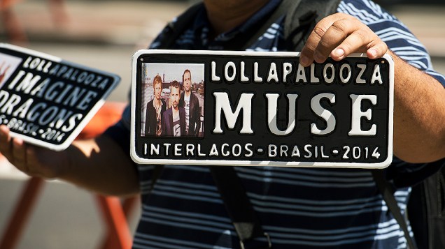 Público chega no Festival Lollapalooza 2014 no Autódromo de Interlagos, em São Paulo