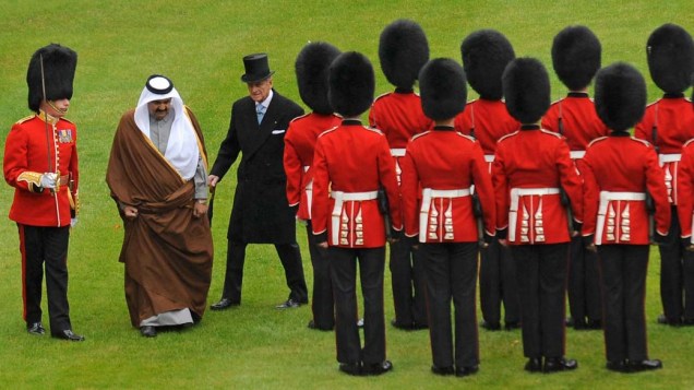 O Príncipe Philip recebe o xeque Hamad bin Khalifa al-Thani do Qatar no Castelo de Windsor em Londres