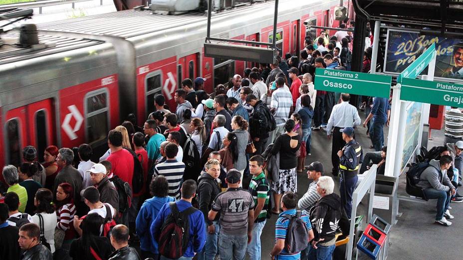 Falha na rede área de energia prejudicou a circulação na linha 9, esmeralda da CPTM (Companhia Paulista de Trens Metropolitanos) que liga Osasco ao Grajaú
