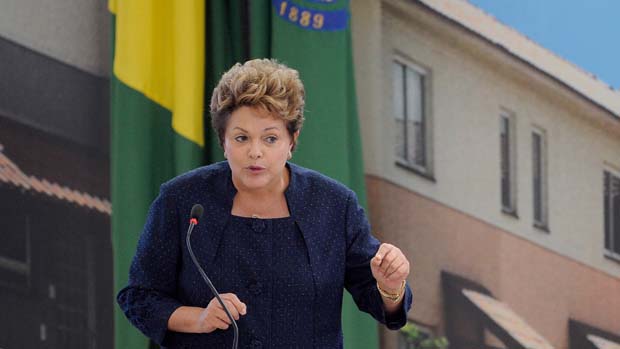 Dilma Rousseff na ceromônia alusiva a um milhão de moradias entregues e dois milhões contratadas pelo Programa Minha Casa Minha Vida
