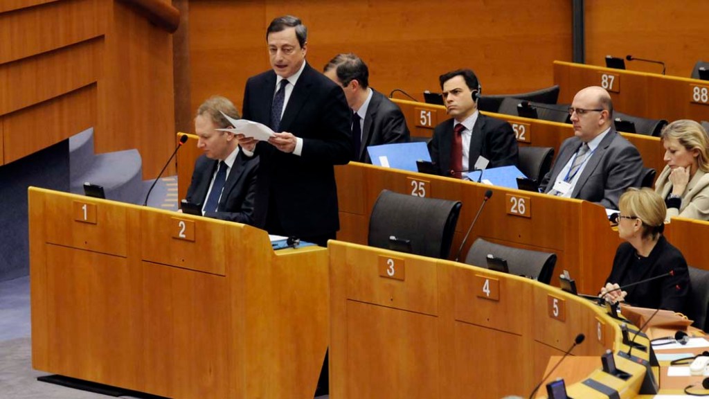 Presidente do Banco Central Europeu, Mario Draghi, durante pronunciamento no Parlamento Europeu