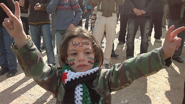Protestantes contra o regime do ditador sírio, Bashar Assad, na província de Idlib