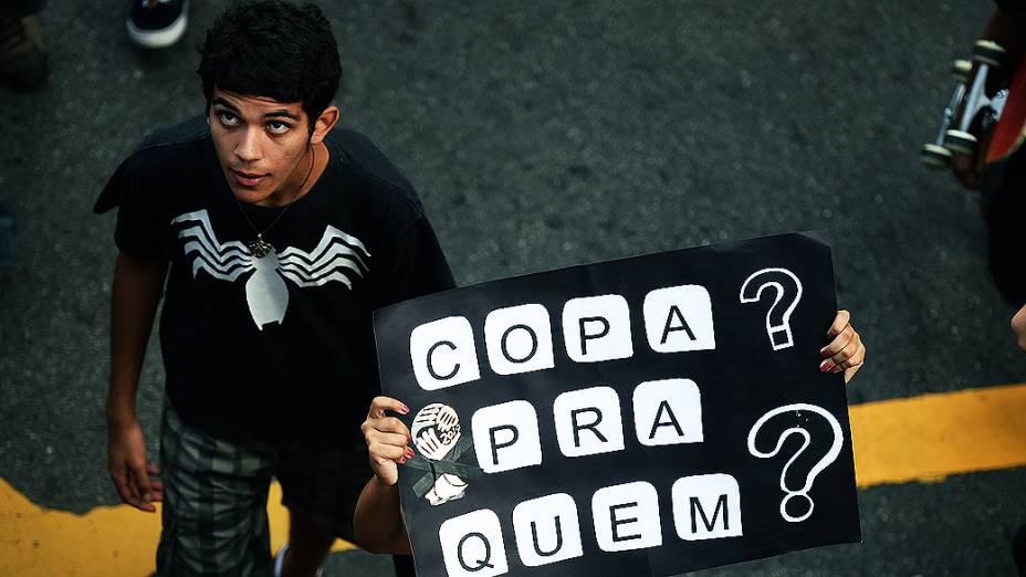 Protesto contra a Copa na Avenida Paulista, em São Paulo