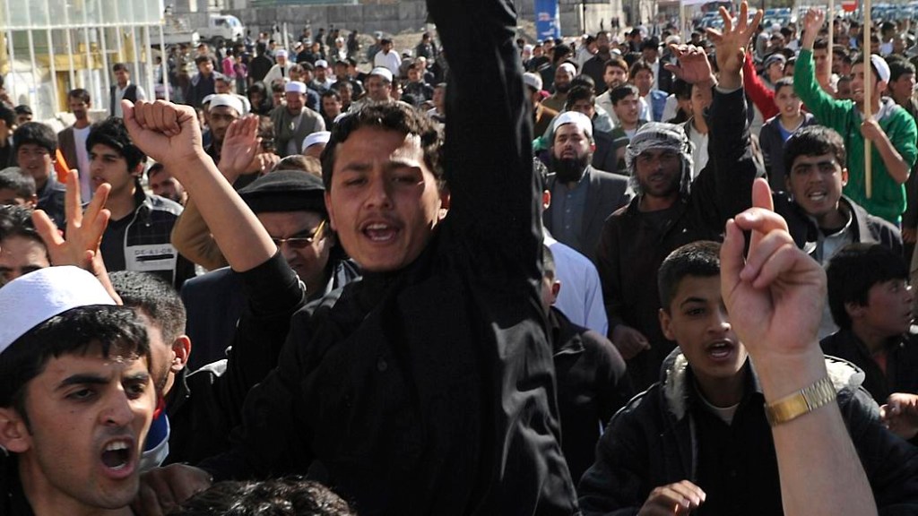 Manifestação contra os EUA e Israel nesta sexta-feira, em Cabul, no Afeganistão. Um protesto similar em Mazar-e-Sharif acabou com a morte de onze pessoas na base local da ONU