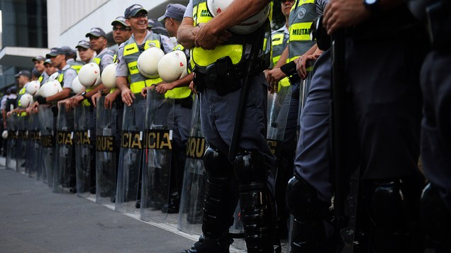 Policiais militares se preparam para acompanhar protesto em SP