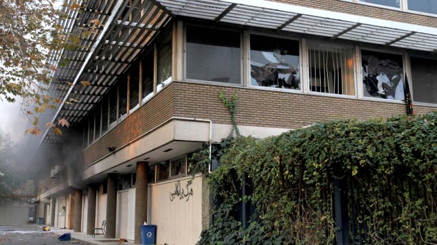 Prédio da embaixada britânica em Teerã após ataque de manifestantes islâmicos