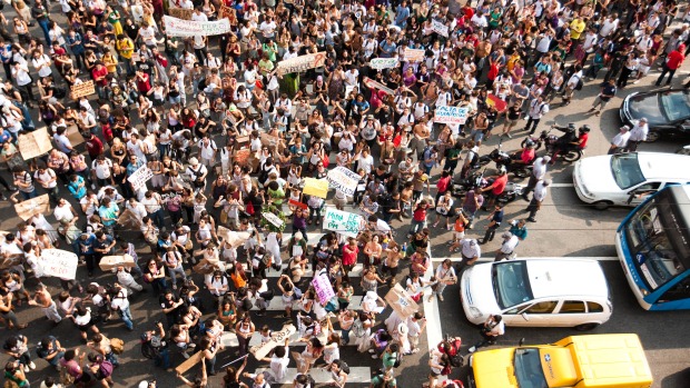 Protesto de estudantes prejudica o já tumultuado trânsito de São Paulo