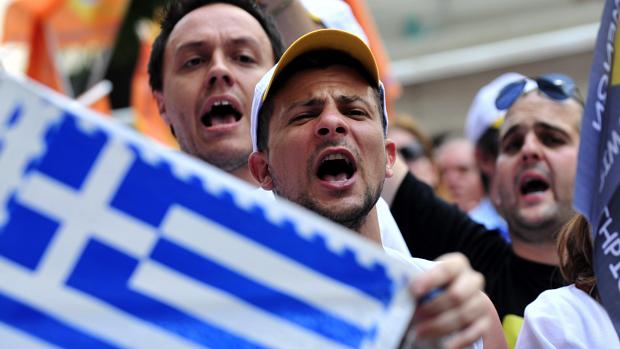 Gregos protestam contra privatizações