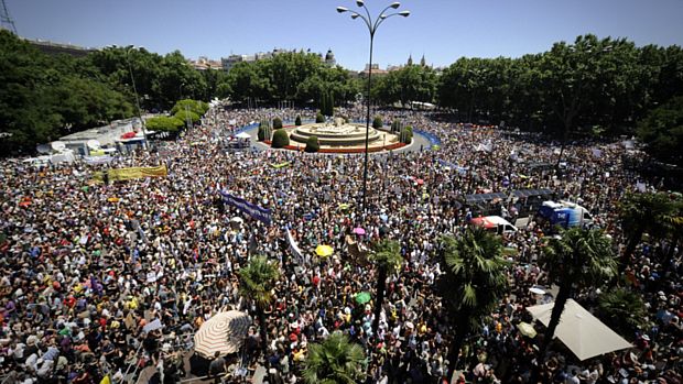 Milhares de "indignados" ocuparam o centro de Madri no domingo