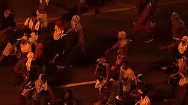 Protesto na Barra: Com os rostos cobertos, vândalos fazem saques na Barra