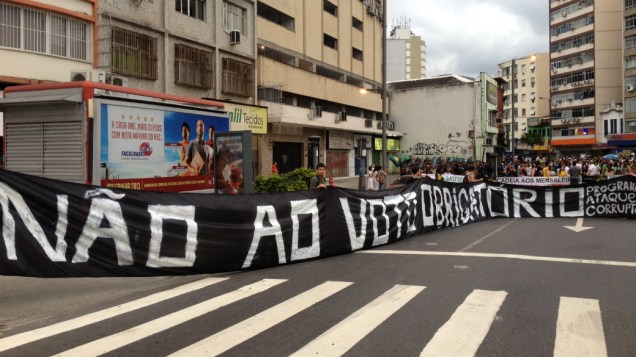 Protesto na Tijuca: manifestantes pediram fim do voto obrigatório neste domingo (30/6)