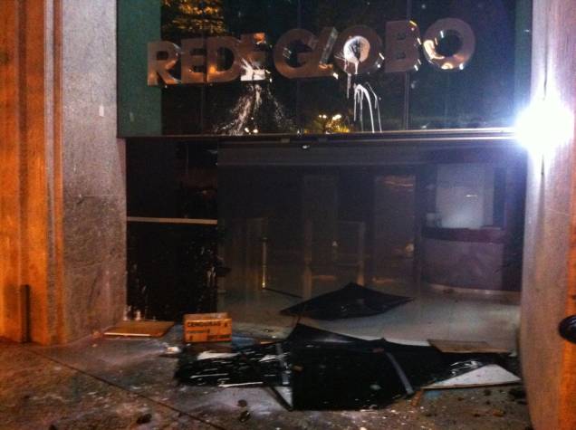 Protesto no Rio: prédio da Rede Globo foi depredado nesta quarta (17/7), no Leblon