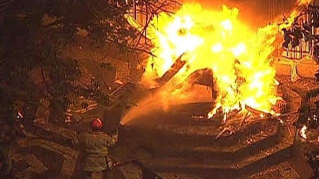 Protesto no Rio: vândalos incendiaram cabine da Polícia Militar