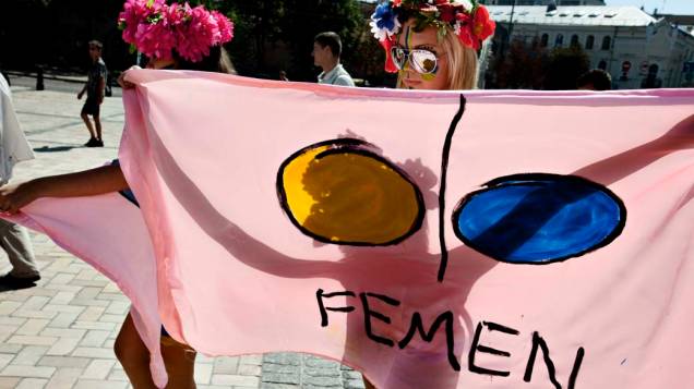 Ativistas feministas do movimento Femen, no dia da independência da Ucrânia, em Kiev