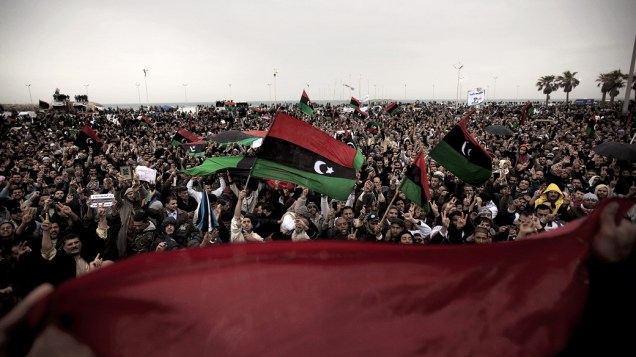 Rebeldes protestam em Benghazi na Líbia