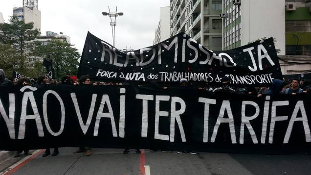 Movimento Passe Livre (MPL) faz prostesto em São Paulo nesta quinta-feira (19)