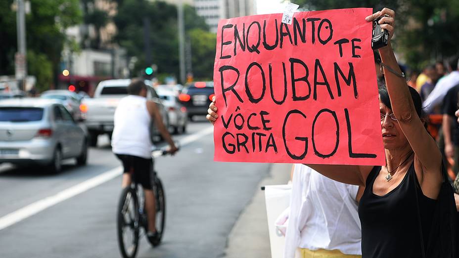 Protesto contra a Copa na Avenida Paulista, em São Paulo
