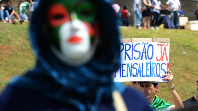 Manifestantes, incluíndo black blocks participaram da marcha de protestos, neste sábado (07), em Brasília