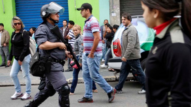 Policiais dispersam manifestação de camelôs no centro de São Paulo