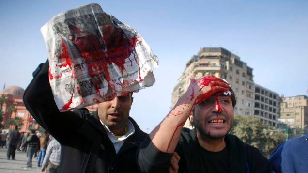 Durante protesto contra Hosni Mubarak, manifestantes foram agredidos por simpatizantes do ex-ditador