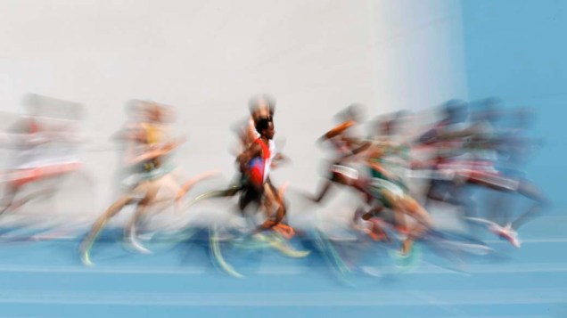 Atletas durante a prova dos 5.000 metros no Mundial de Atletismo em Daegu, Coreia do Sul