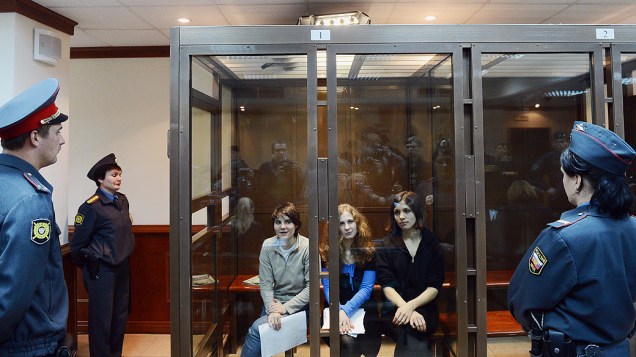 Recomeça, em Moscou, a audiência do recurso contra a condenação das garotas do grupo Pussy Riot, sentenciadas por "vandalismo motivado por ódio religioso"