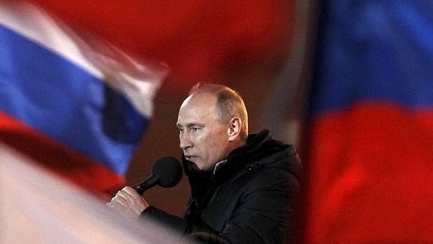 Putin discursou perante aliados no centro de Moscou