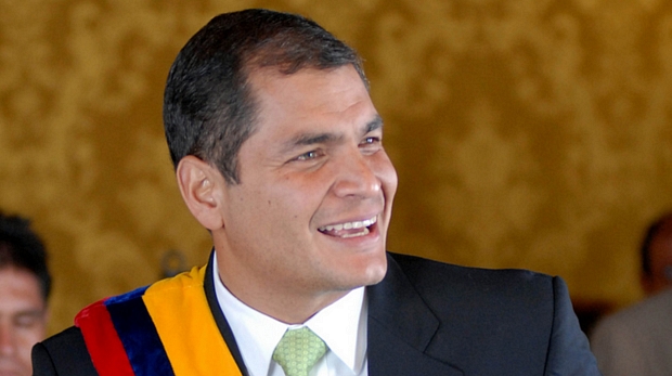 Depois de assumir a Presidência, Correa tentou mudar regras do jogo várias vezes