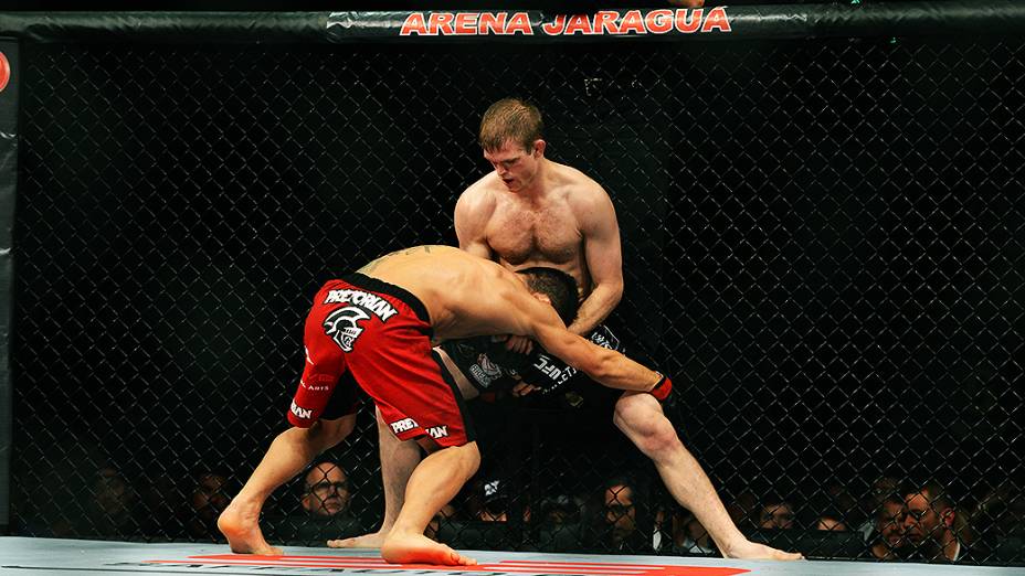 O brasileiro Rafael dos Anjos vence o americano Evan Dunham no UFC Jaraguá do Sul, norte de Santa Catarina Ivan Pacheco