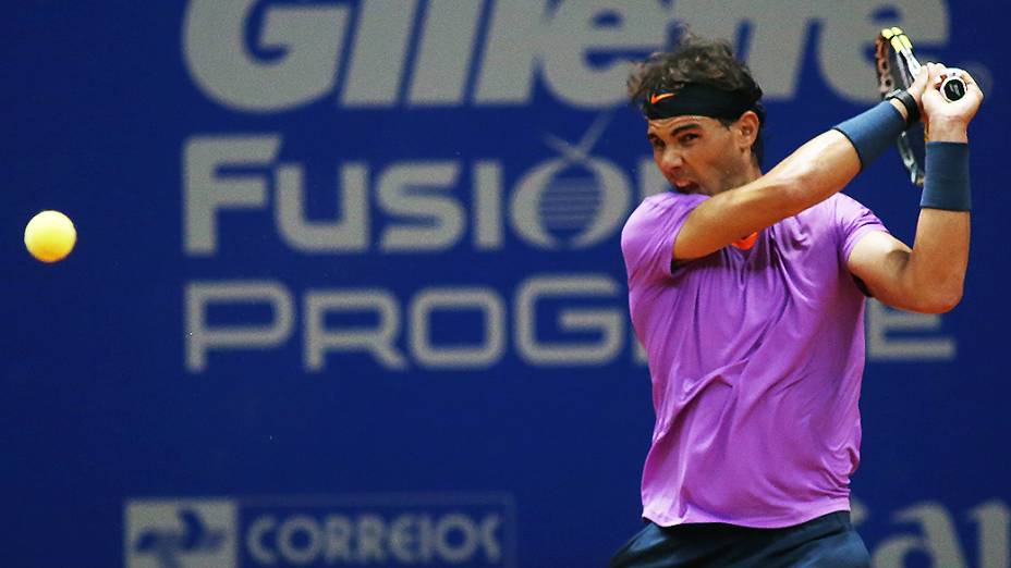 O espanhol Rafael Nadal confirmou o favoritismo e derrotou o brasileiro João Souza, no Brasil Open 2013, em São Paulo