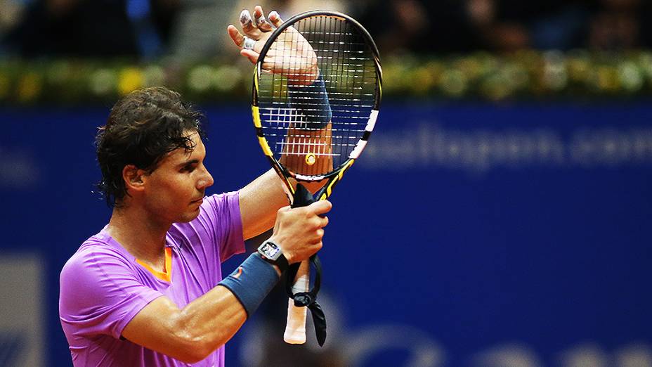 O espanhol Rafael Nadal confirmou o favoritismo e derrotou o brasileiro João Souza, no Brasil Open 2013, em São Paulo