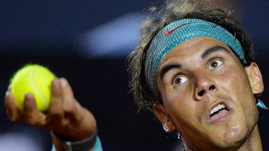 O tenista Rafael Nadal durante partida contra seu compatriota Daniel Gimeno-Traver no Jockey Club, no Rio de Janeiro