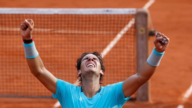 O espanhol Rafael Nadal, número um mundial, venceu neste domingo (08) o sérvio Novak Djokovic (N.2) na final de Roland Garros e levantou seu nono troféu