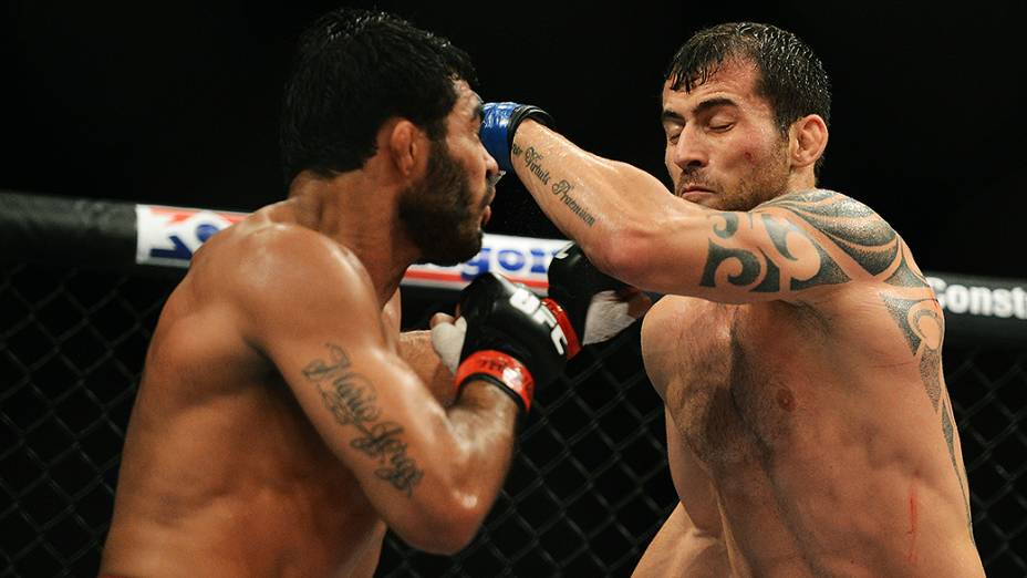 O Rafael Natal vence o brasileiro João Seferino no UFC Jaraguá do Sul, norte de Santa Catarina